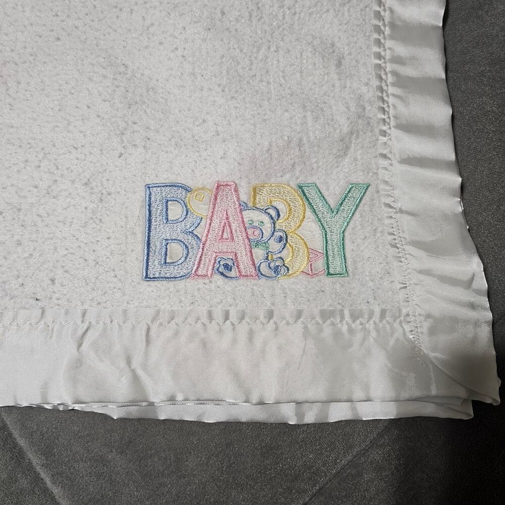White Acrylic Satin Trim Blanket Baby Embroidered Bear Made in USA vintage